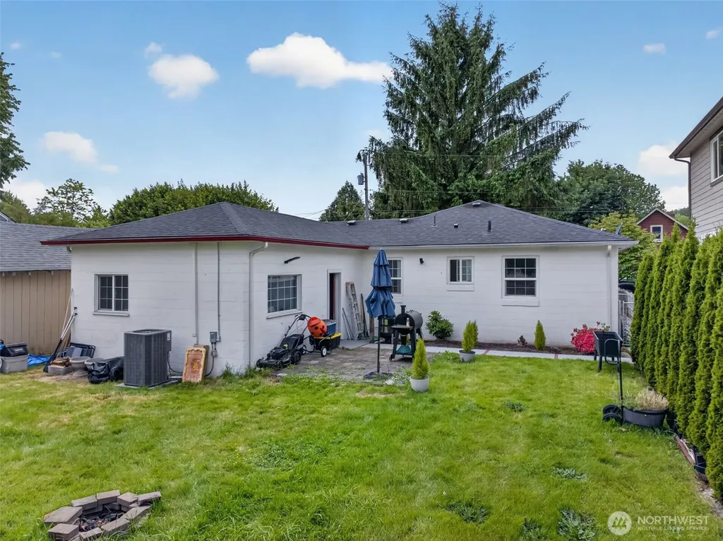 102 Nelson Avenue Kelso WA 98626