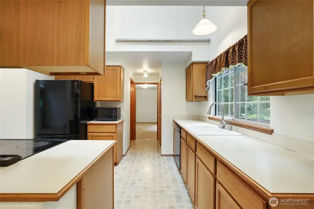 9621 Sunburst Court SE Port Orchard WA 98367