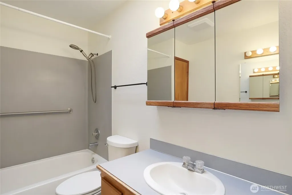 9621 Sunburst Court SE Port Orchard WA 98367