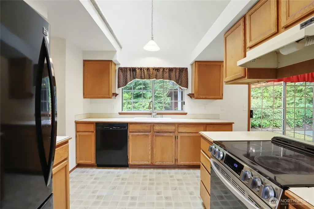9621 Sunburst Court SE Port Orchard WA 98367