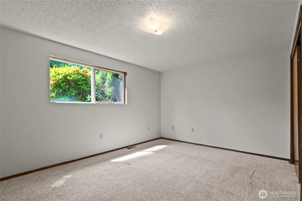 1637 105th Street S Tacoma WA 98444