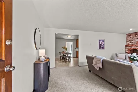 1637 105th Street S Tacoma WA 98444