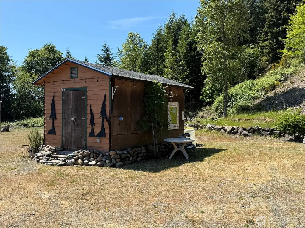 1 Buena Vista Way Brinnon WA 98320