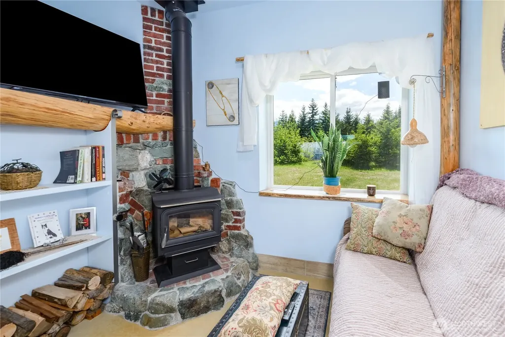 1648 Township Line Road Port Angeles WA 98362