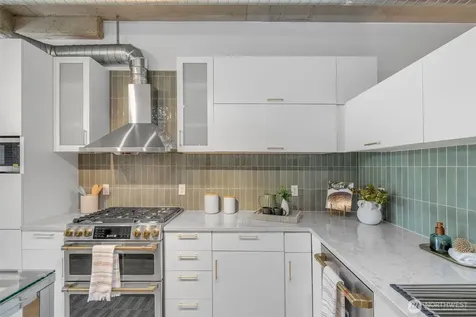2720 3rd Avenue Seattle WA 98121
