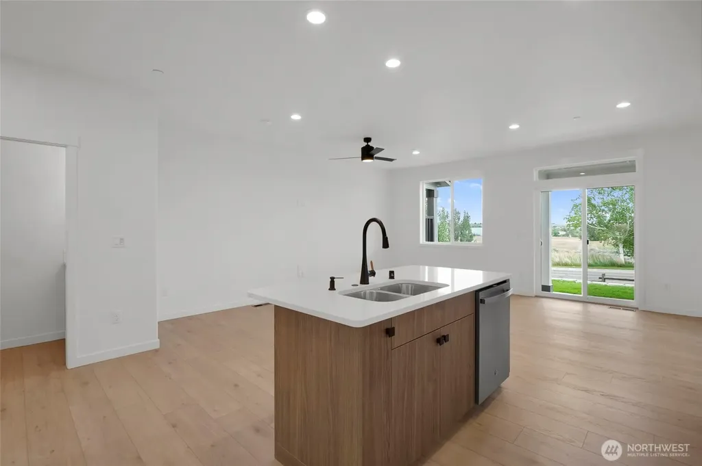 6398 NE Melby Way Moses Lake WA 98837
