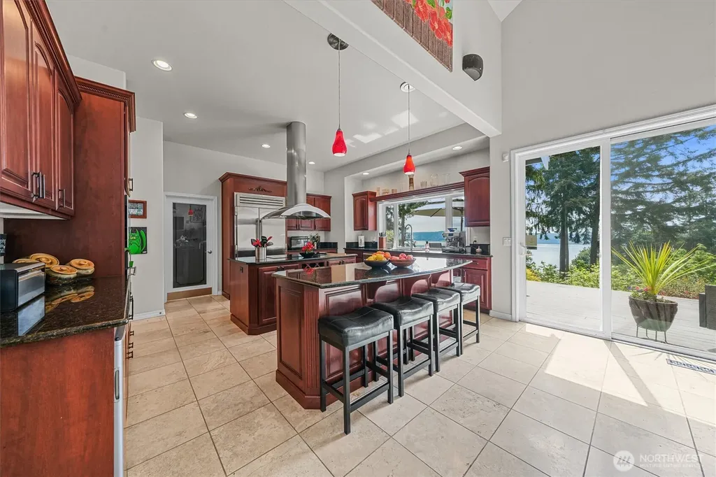10823 Seaview Drive Anderson Island WA 98303