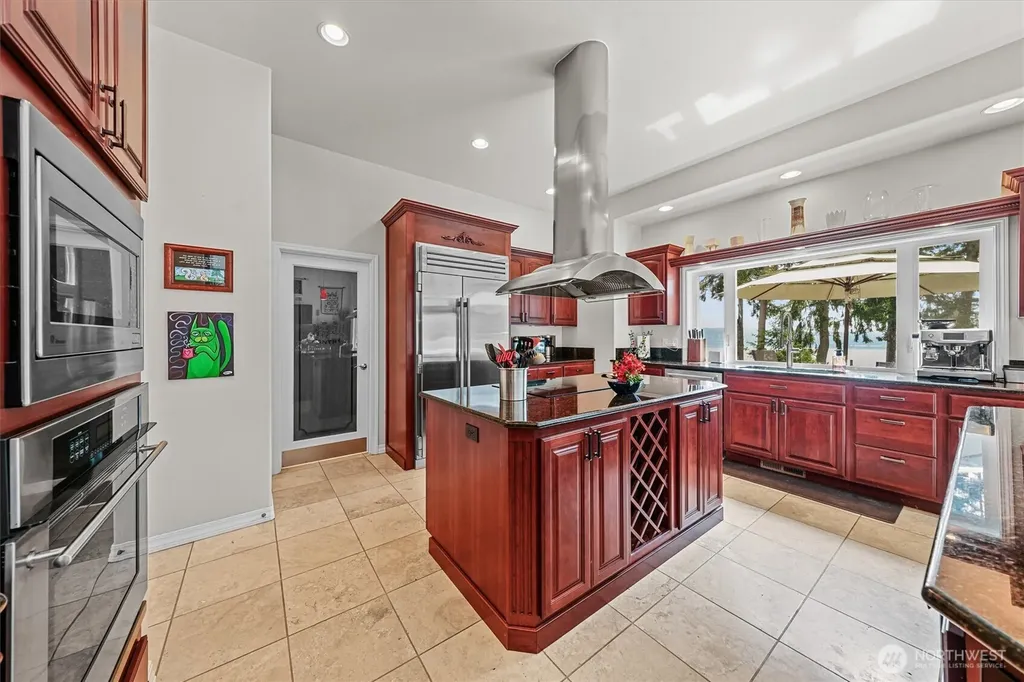 10823 Seaview Drive Anderson Island WA 98303