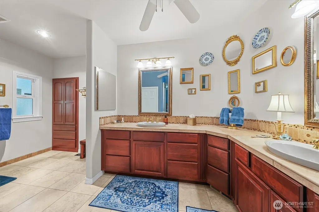 10823 Seaview Drive Anderson Island WA 98303
