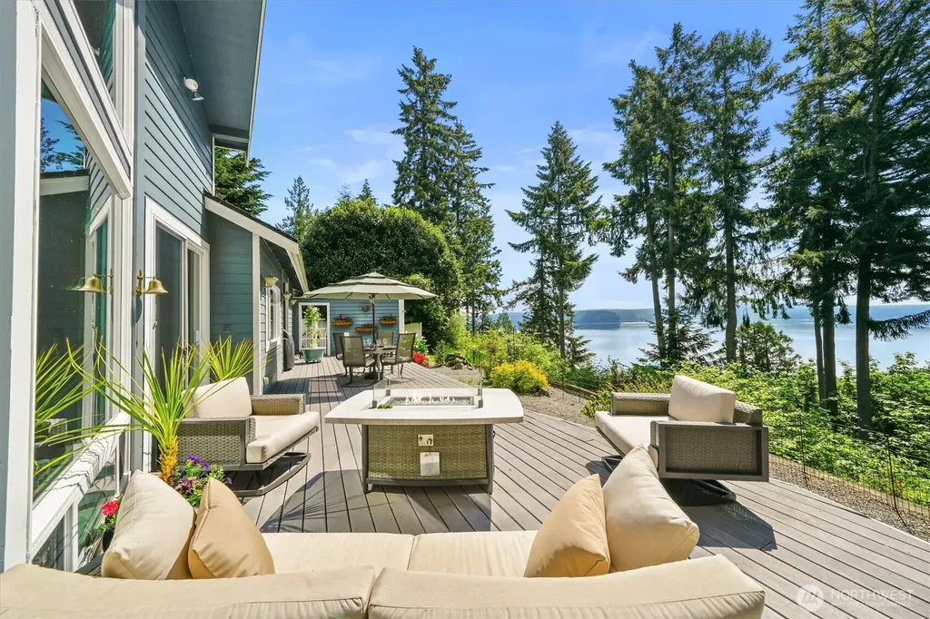 10823 Seaview Drive Anderson Island WA 98303