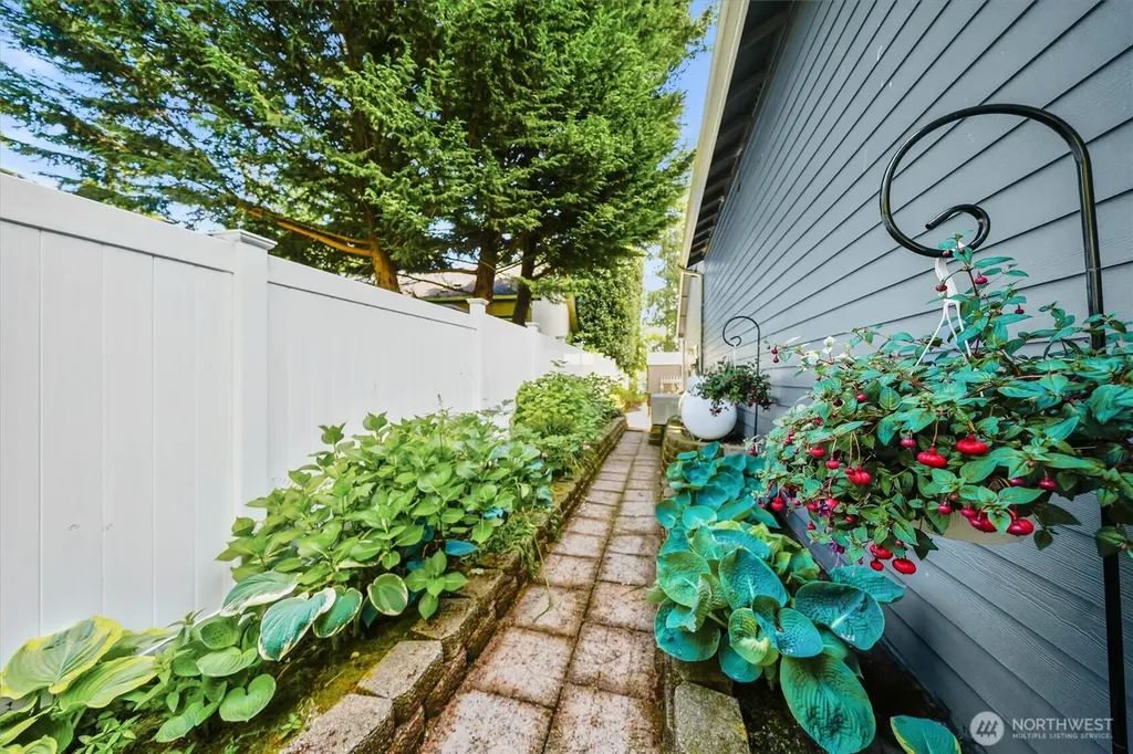 10823 Seaview Drive Anderson Island WA 98303