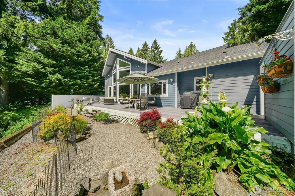 10823 Seaview Drive Anderson Island WA 98303
