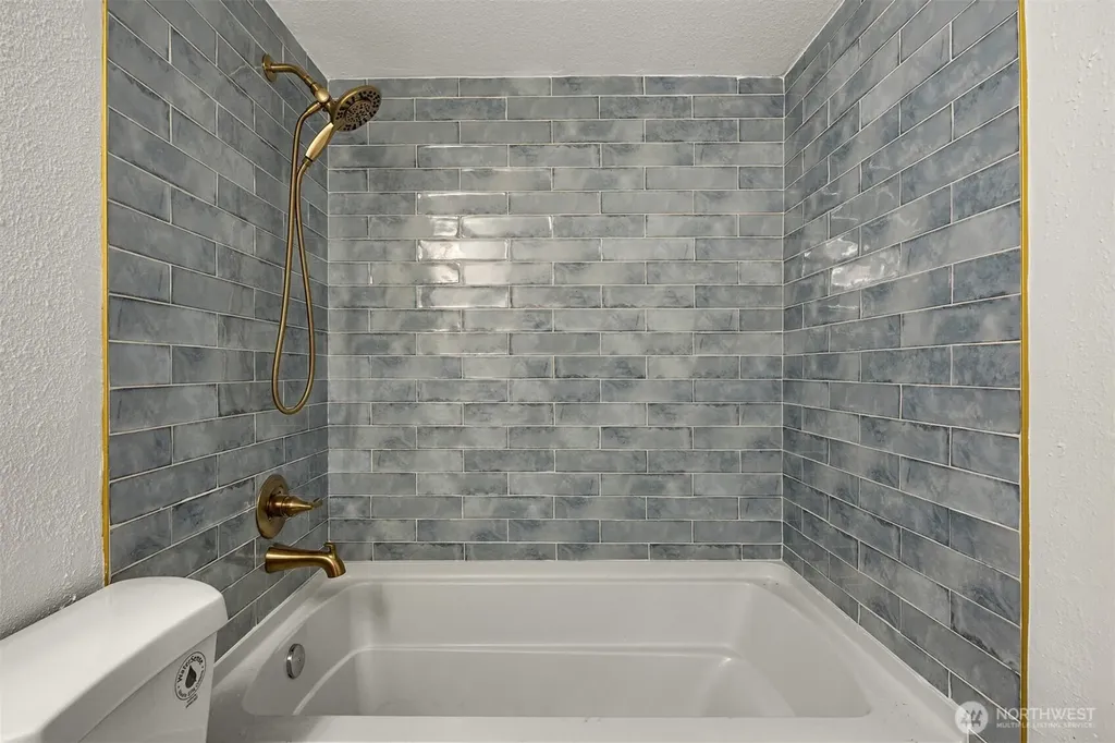 14527 NE 40th Street Bellevue WA 98007
