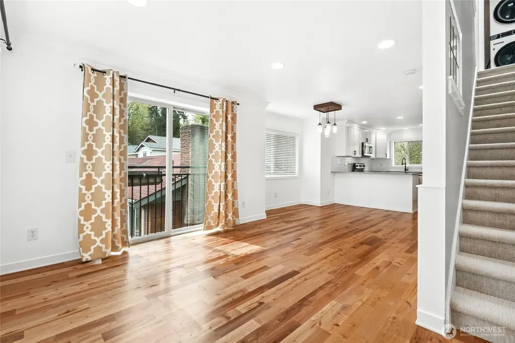 9011 46th Avenue S Seattle WA 98118