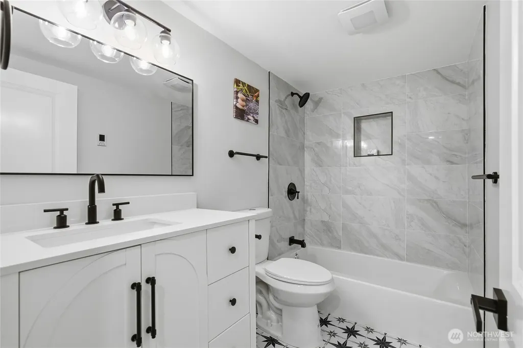 1927 42nd Avenue SW Seattle WA 98116
