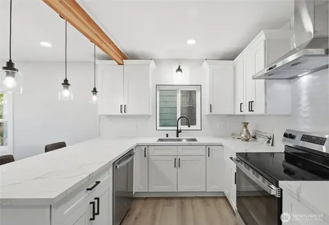 1927 42nd Avenue SW Seattle WA 98116