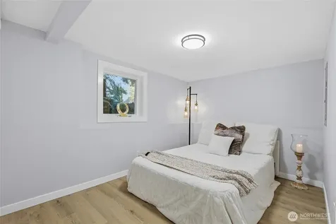 1927 42nd Avenue SW Seattle WA 98116