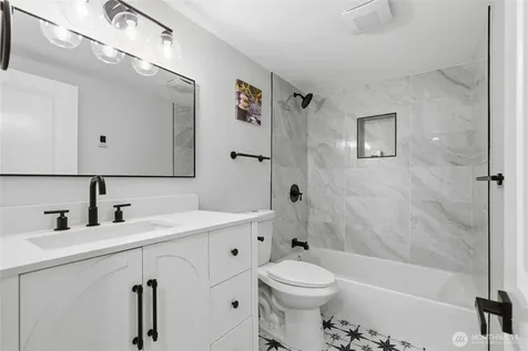 1927 42nd Avenue SW Seattle WA 98116