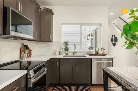 12002 20th Avenue NE Seattle WA 98125