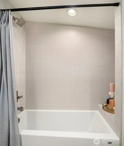 12002 20th Avenue NE Seattle WA 98125