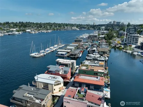 10 E Roanoke Street Seattle WA 98102