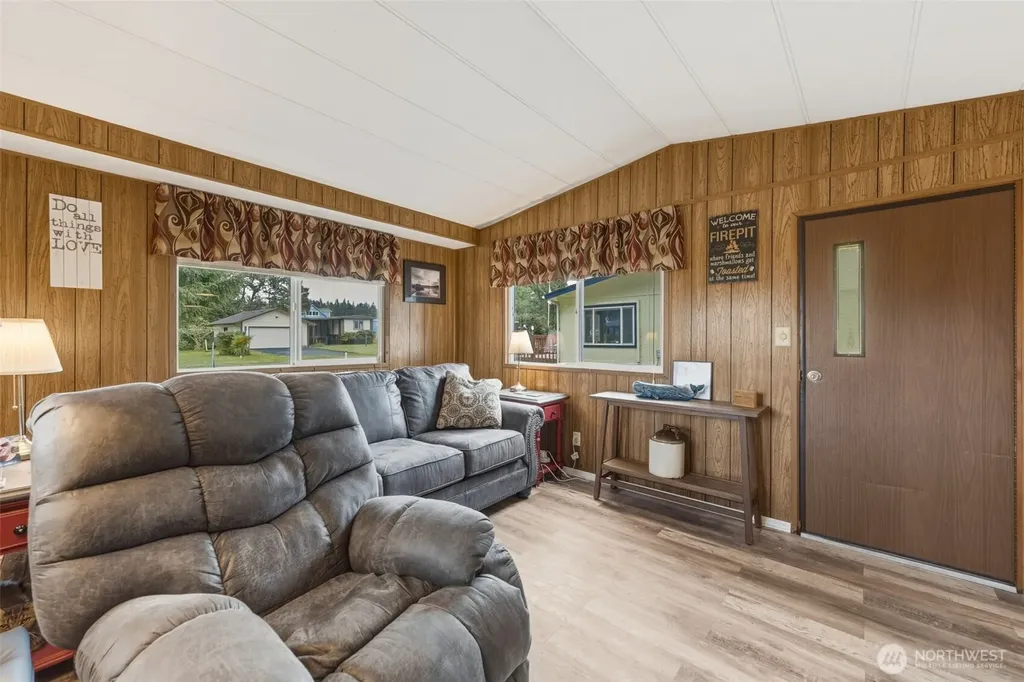 31109 N Place Ocean Park WA 98640