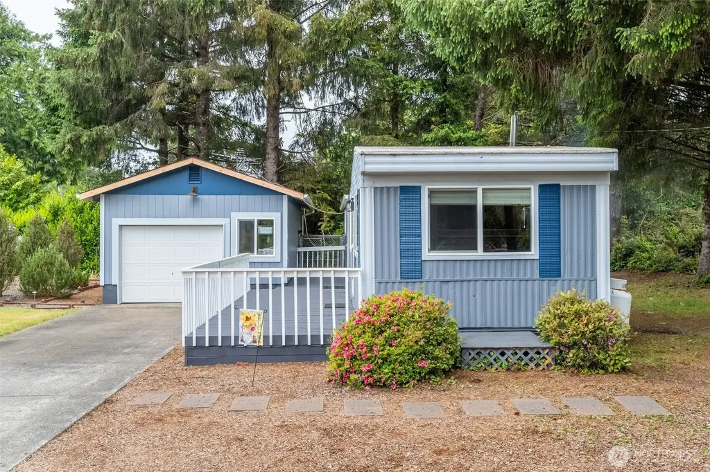 31109 N Place Ocean Park WA 98640