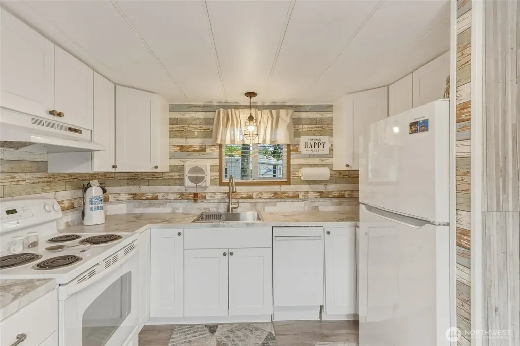 31109 N Place Ocean Park WA 98640