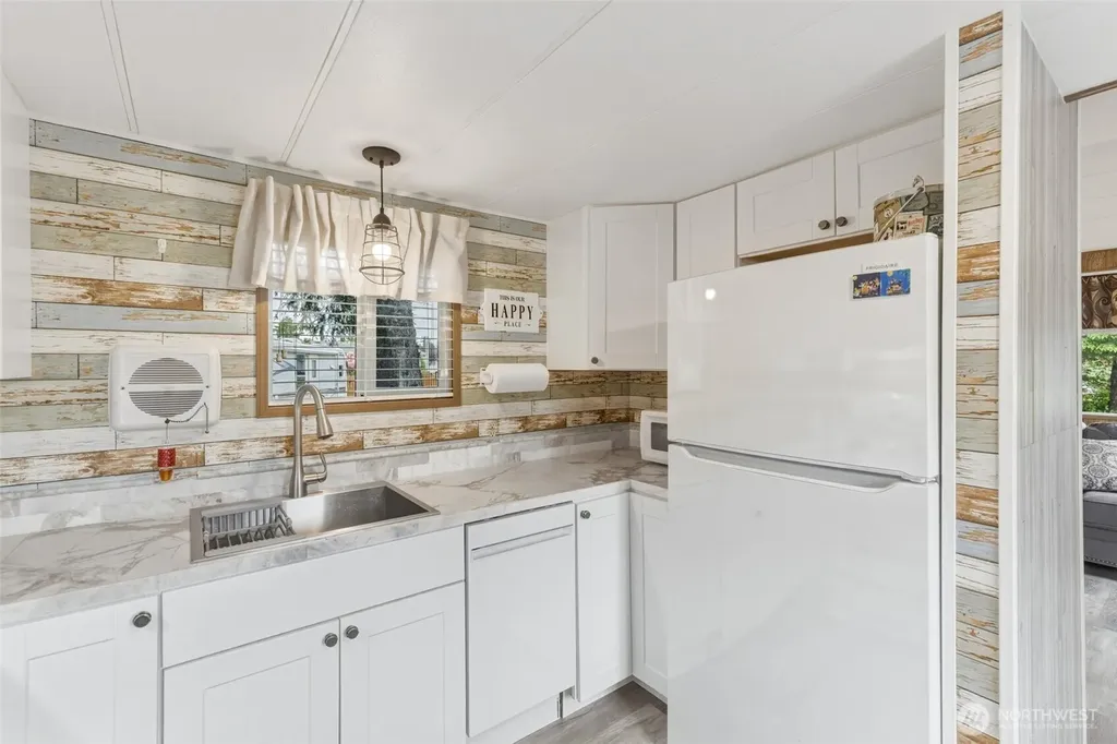 31109 N Place Ocean Park WA 98640