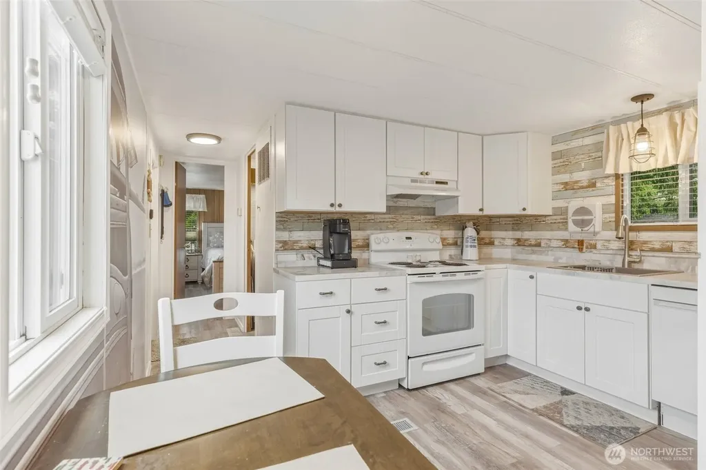 31109 N Place Ocean Park WA 98640