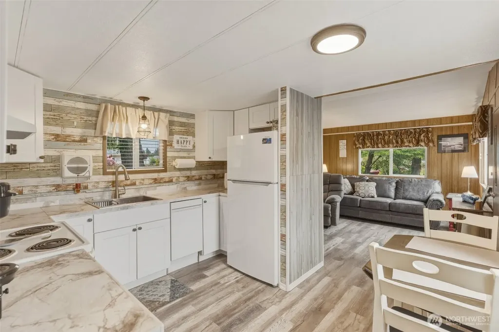 31109 N Place Ocean Park WA 98640