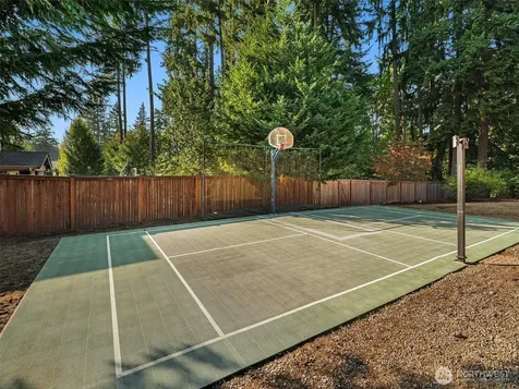 16707 NE 124th Street Redmond WA 98052