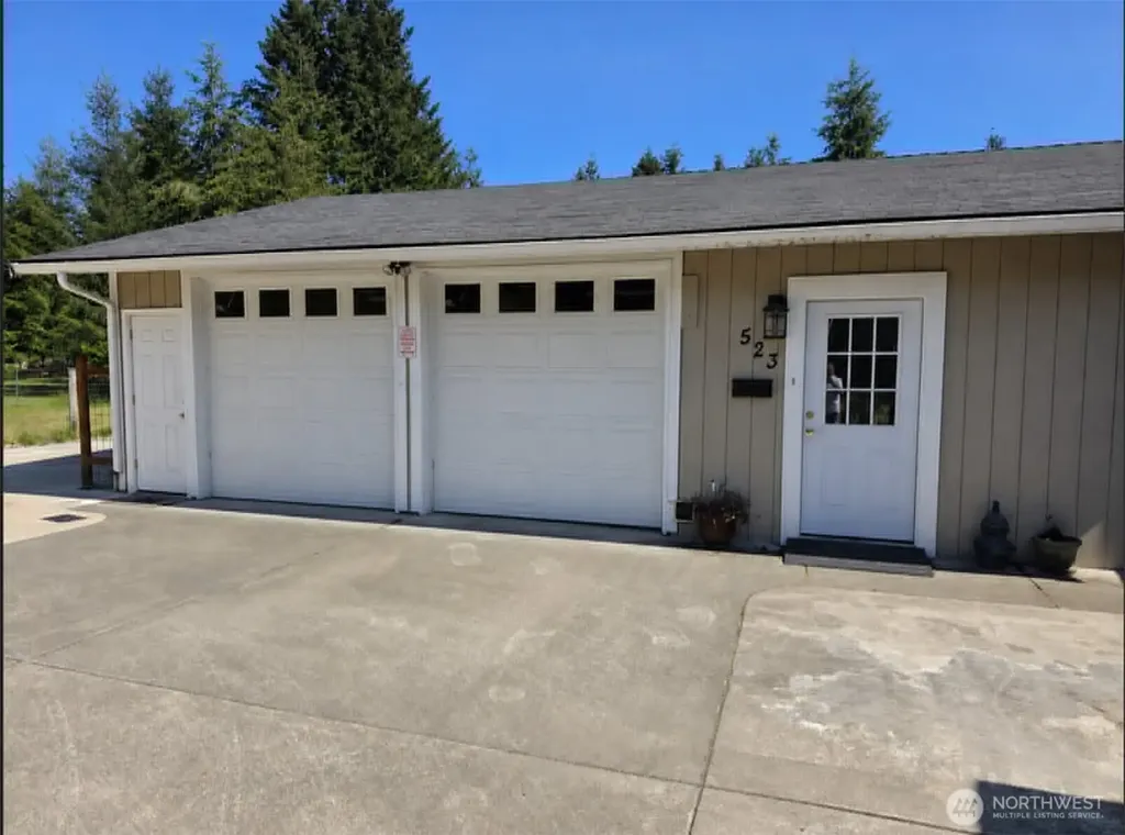 523 W Elma Hicklin Street Mccleary WA 98557