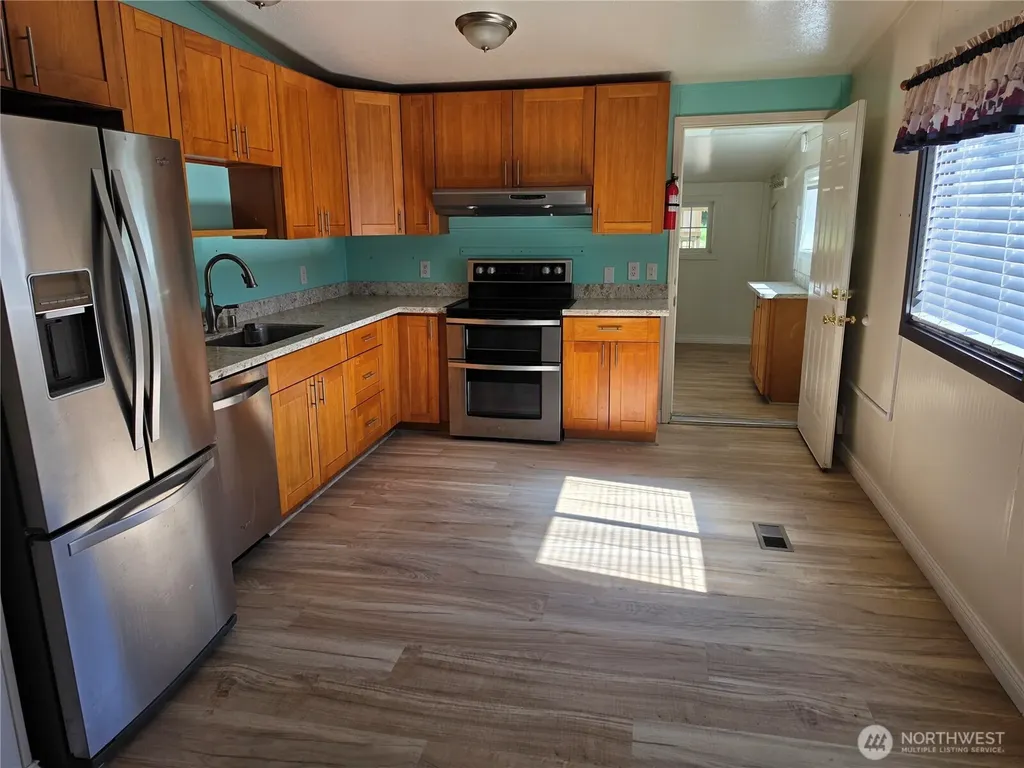 523 W Elma Hicklin Street Mccleary WA 98557