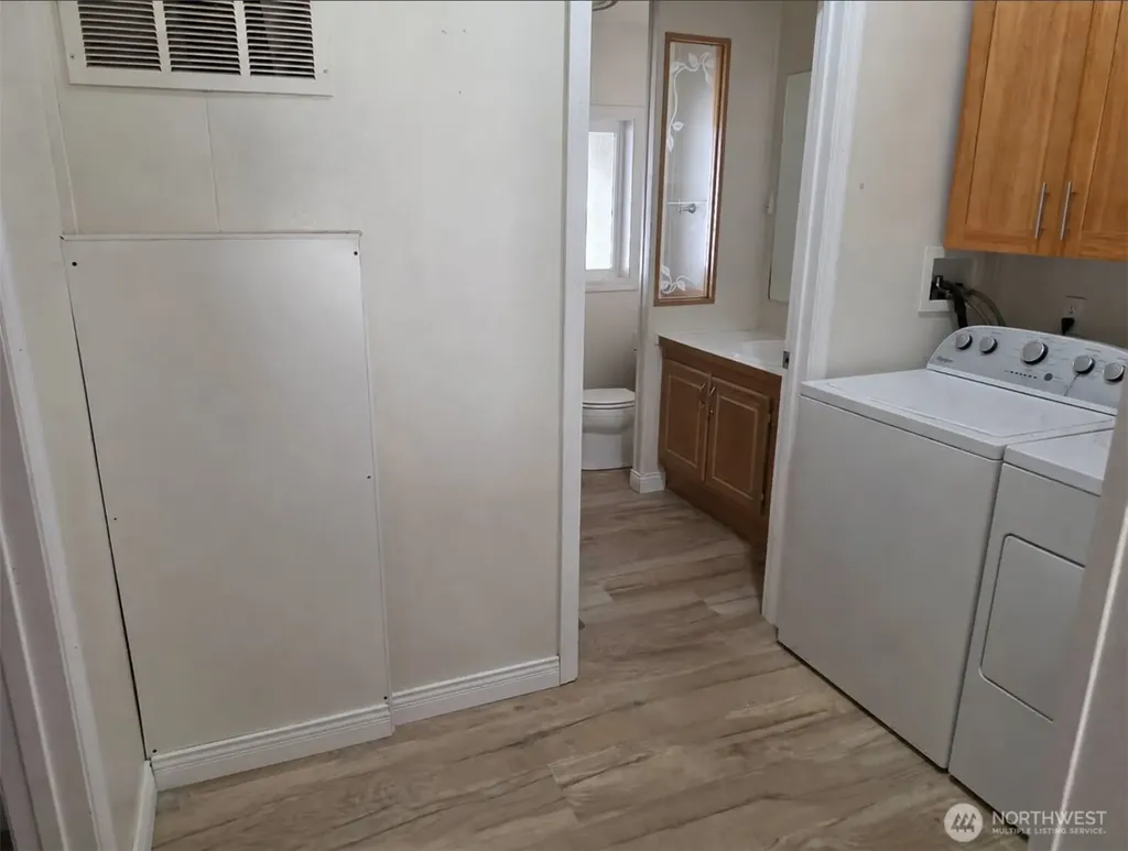 523 W Elma Hicklin Street Mccleary WA 98557