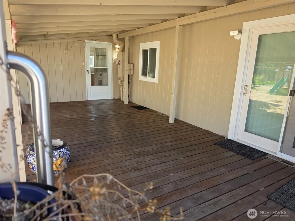 523 W Elma Hicklin Street Mccleary WA 98557
