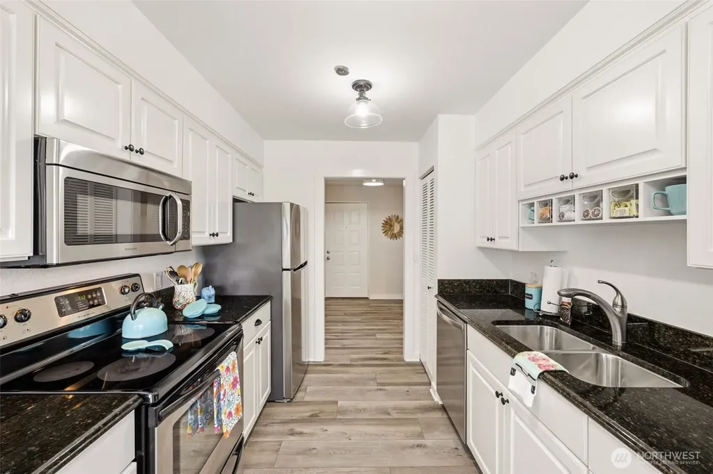 1902 Bridgeport Way W University Place WA 98466