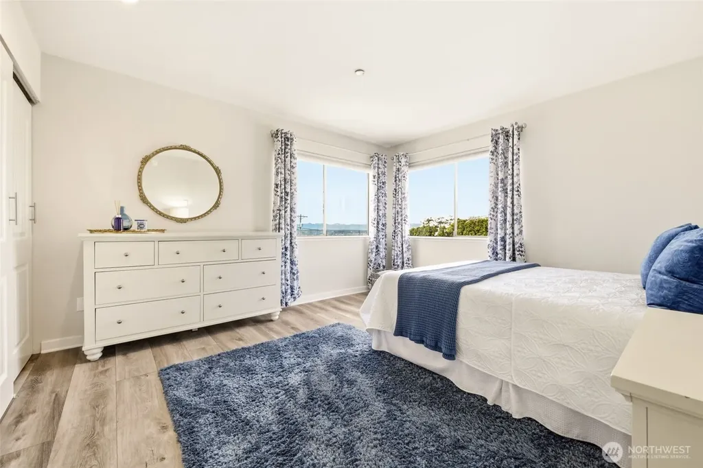 1902 Bridgeport Way W University Place WA 98466