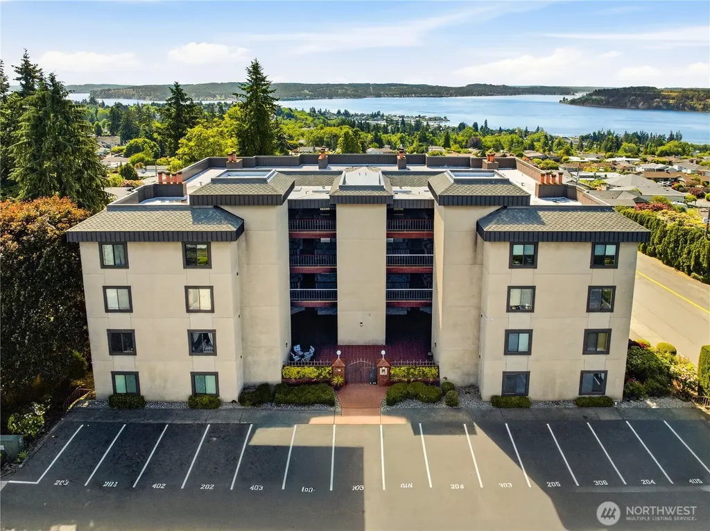1902 Bridgeport Way W University Place WA 98466