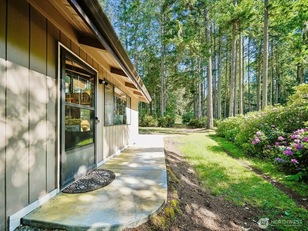 11104 Leschi Circle Anderson Island WA 98303