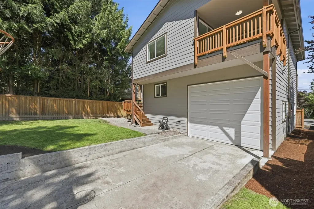 18823 SE 42nd Street Issaquah WA 98027