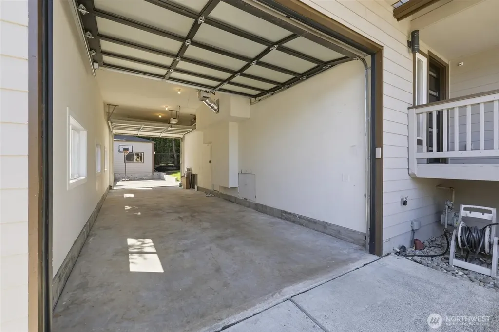 18823 SE 42nd Street Issaquah WA 98027