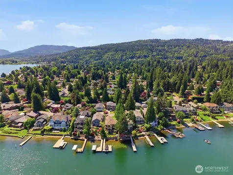 18823 SE 42nd Street Issaquah WA 98027