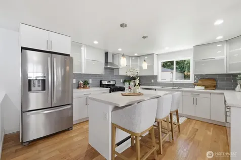 18823 SE 42nd Street Issaquah WA 98027