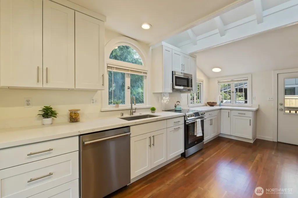 11556 17th Avenue NE Seattle WA 98125