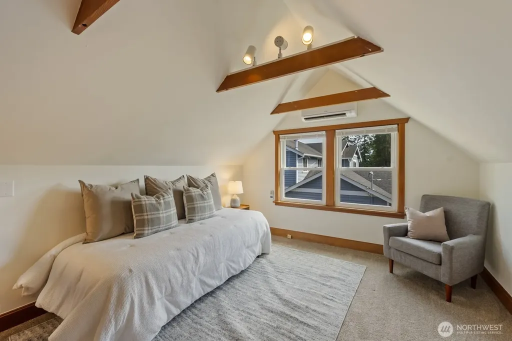 11556 17th Avenue NE Seattle WA 98125