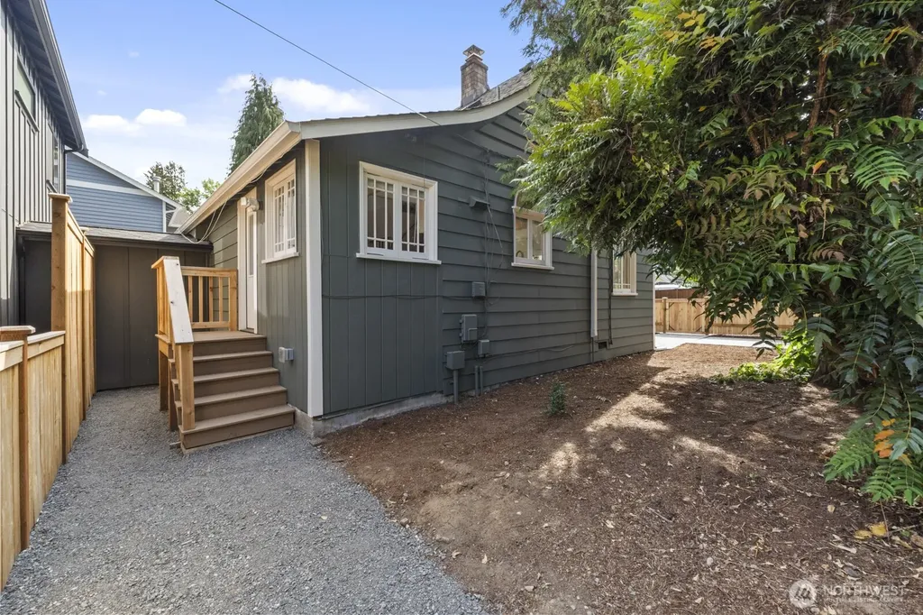 11556 17th Avenue NE Seattle WA 98125