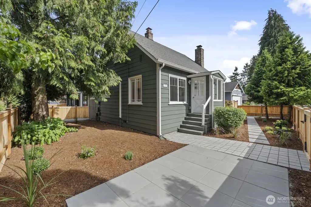 11556 17th Avenue NE Seattle WA 98125