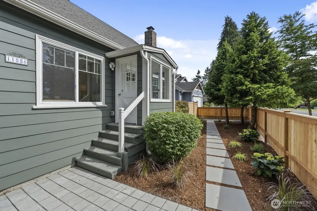 11556 17th Avenue NE Seattle WA 98125