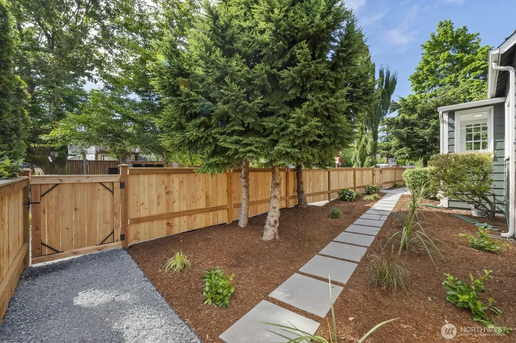 11556 17th Avenue NE Seattle WA 98125